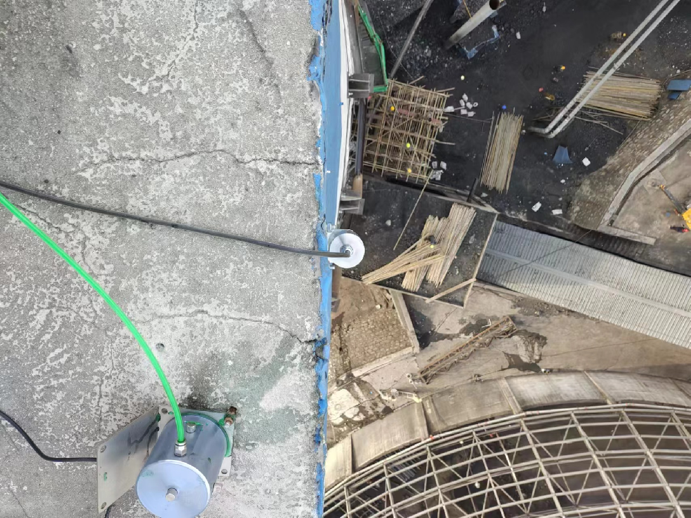 地質(zhì)監(jiān)測(cè)儀表靜力水準(zhǔn)儀現(xiàn)場(chǎng)工況